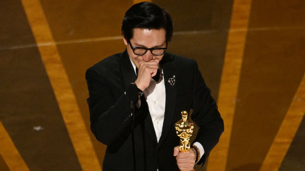 Oscar 2023  Ke Huy Quan: la increíble historia del niño de la mítica “Indiana Jones y el templo de la perdición” que ganó la estatuilla 40 años después