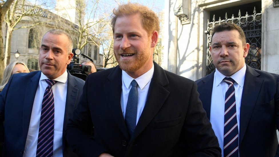 La denuncia del príncipe Harry y otros famosos contra el Daily Mail por escuchas telefónicas