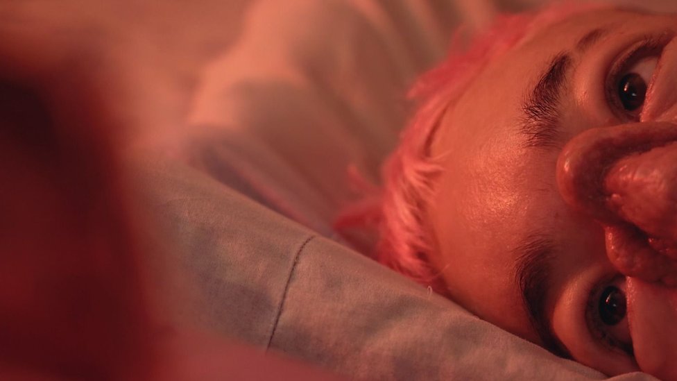 Fuera de forma”, el documental de BBC Mundo con el escritor y rapero Matías Fernández seleccionado para el Festival Hot Docs
