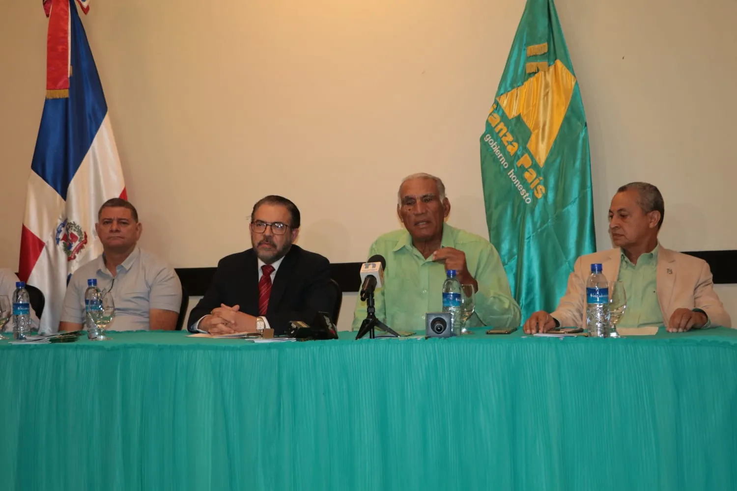 Alianza País pide al gobierno tomar medidas para salvaguardar el arroz