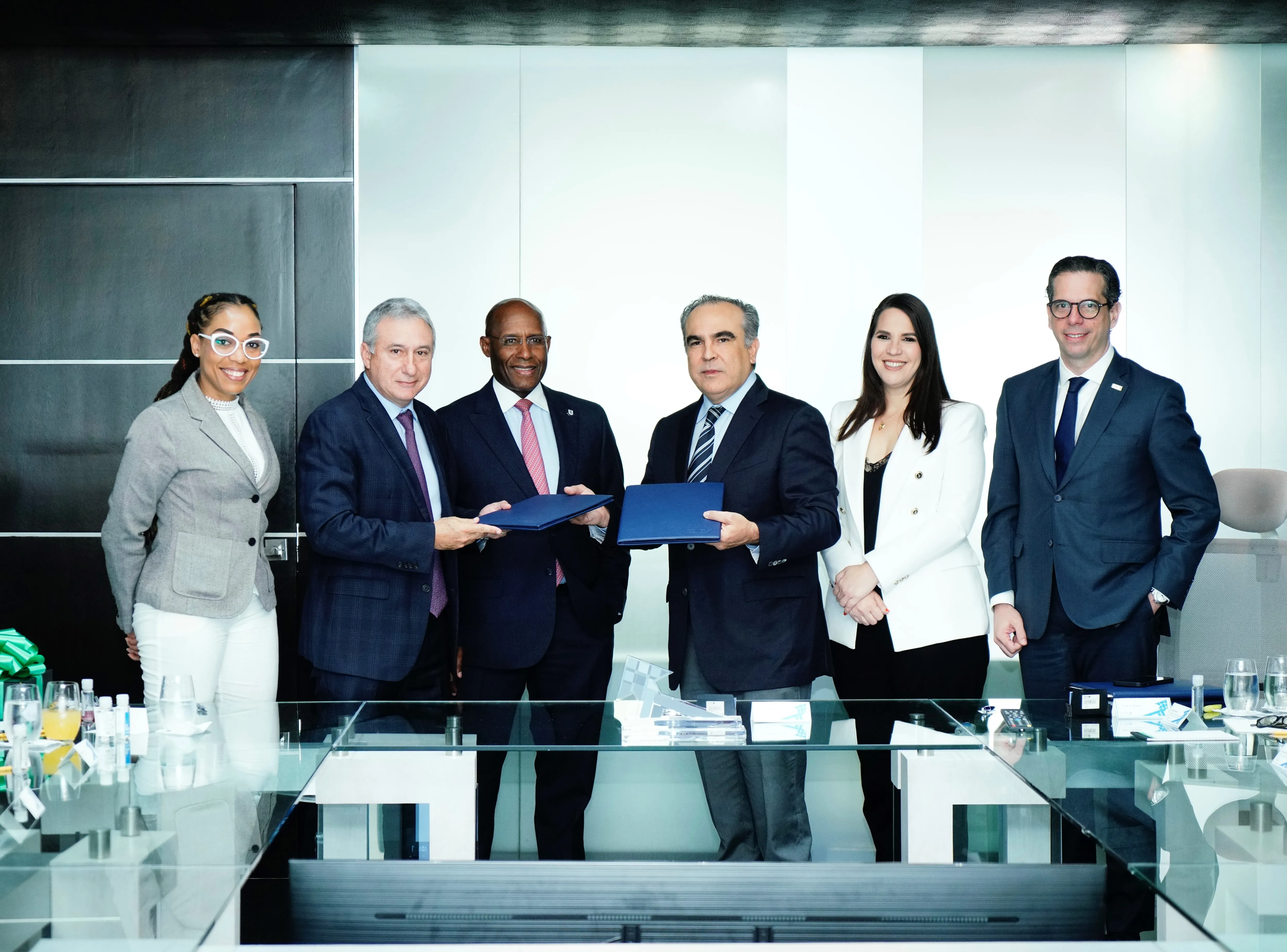 Conep y el sector privado de Jamaica firman memorando para promover inversión