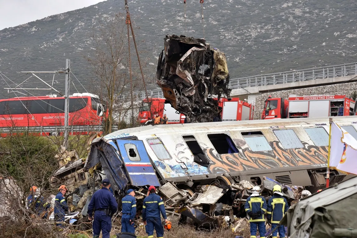 Luto y conmoción en Grecia por la mayor tragedia ferroviaria de su historia
