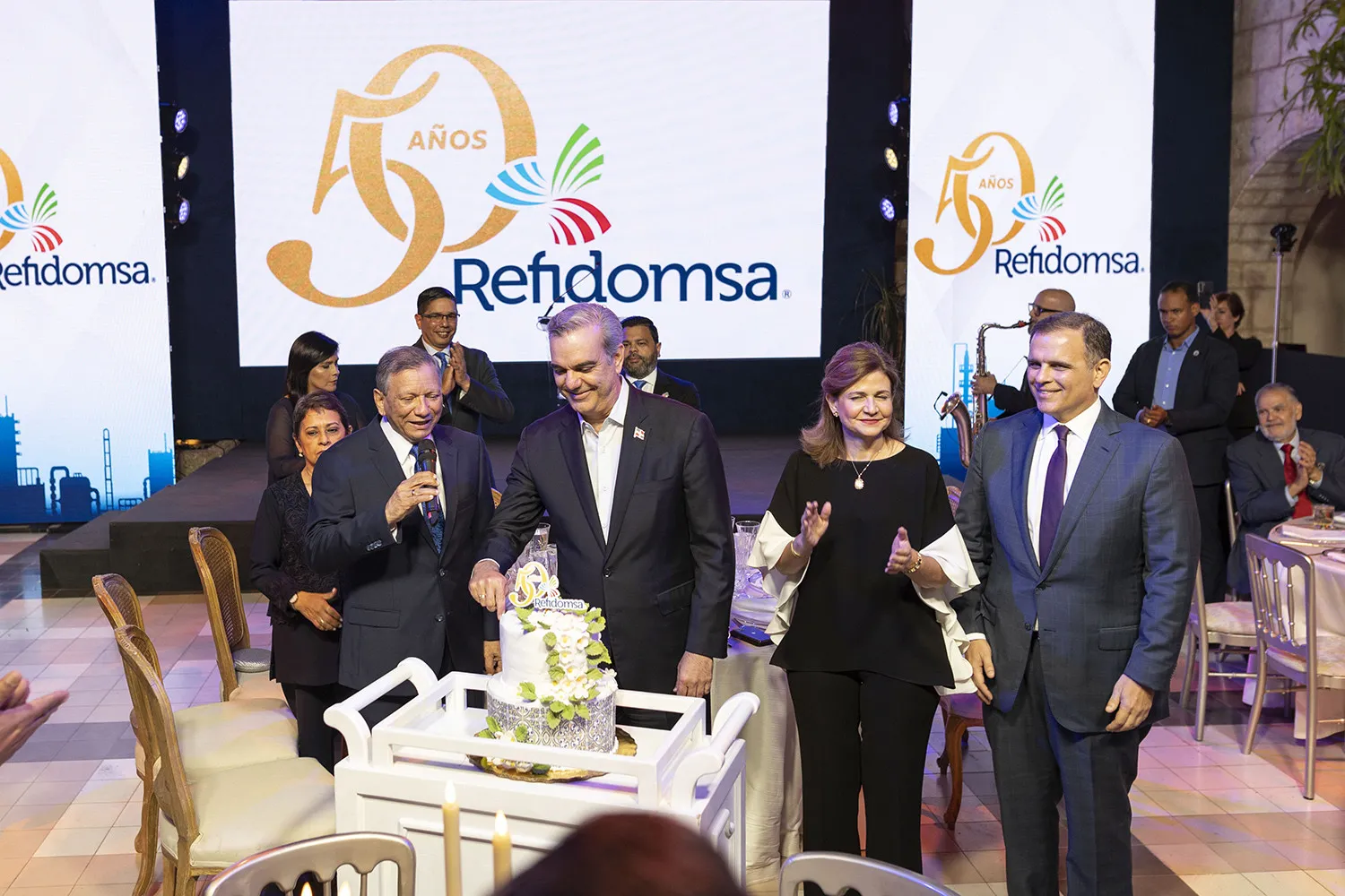 Refidomsa celebró 50 años con una gala encabeza por el presidente Luis Abinader