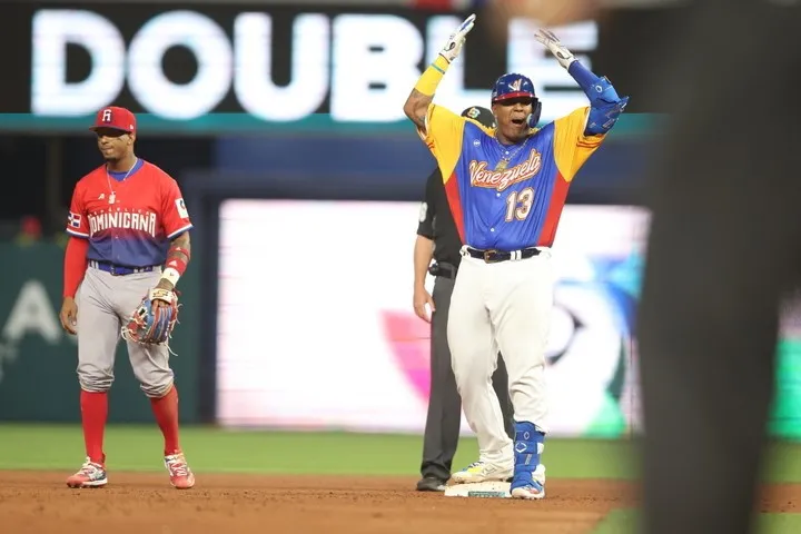 Venezuela derrota a RD en debut del Clásico Mundial de Béisbol