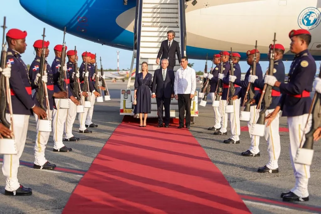 El presidente argentino llegó a Santo Domingo para la Cumbre