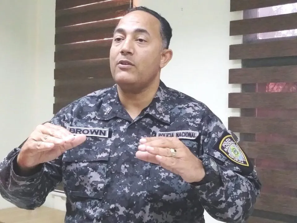 General Brown Pérez está bajo investigación por conflicto con Vila, comisionado de la reforma policial