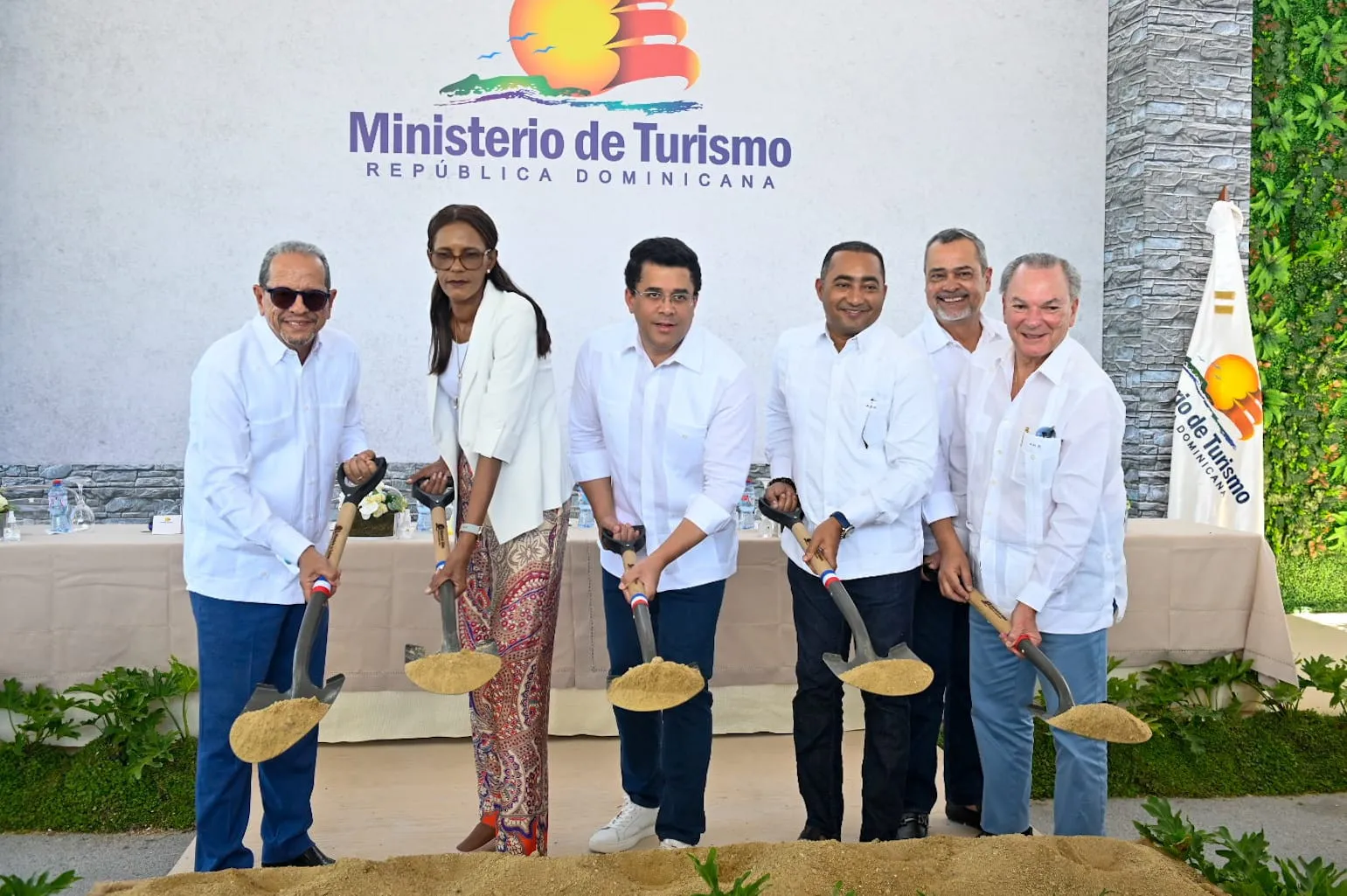Mitur inicia reconstrucción de la vía Domingo Maíz en Verón Punta Cana