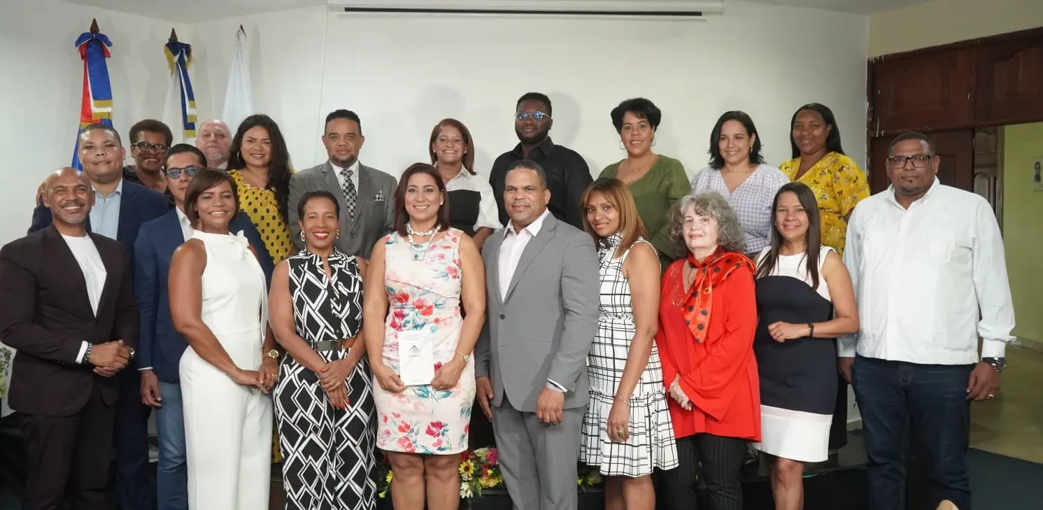 Adompretur juramenta nuevos socios en Santo Domingo