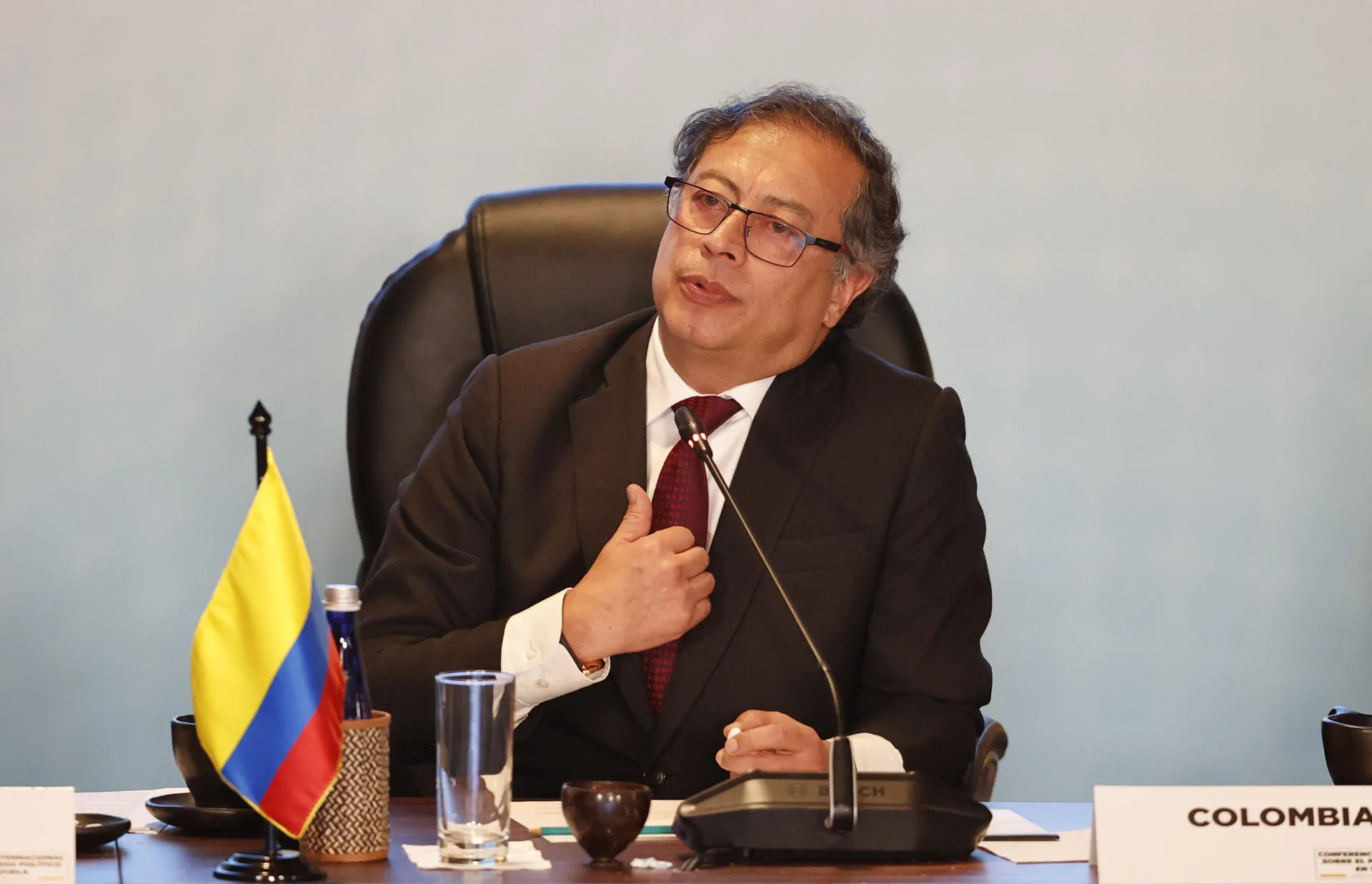 El Gobierno colombiano y el ELN retoman las negociaciones de paz y cierran la crisis