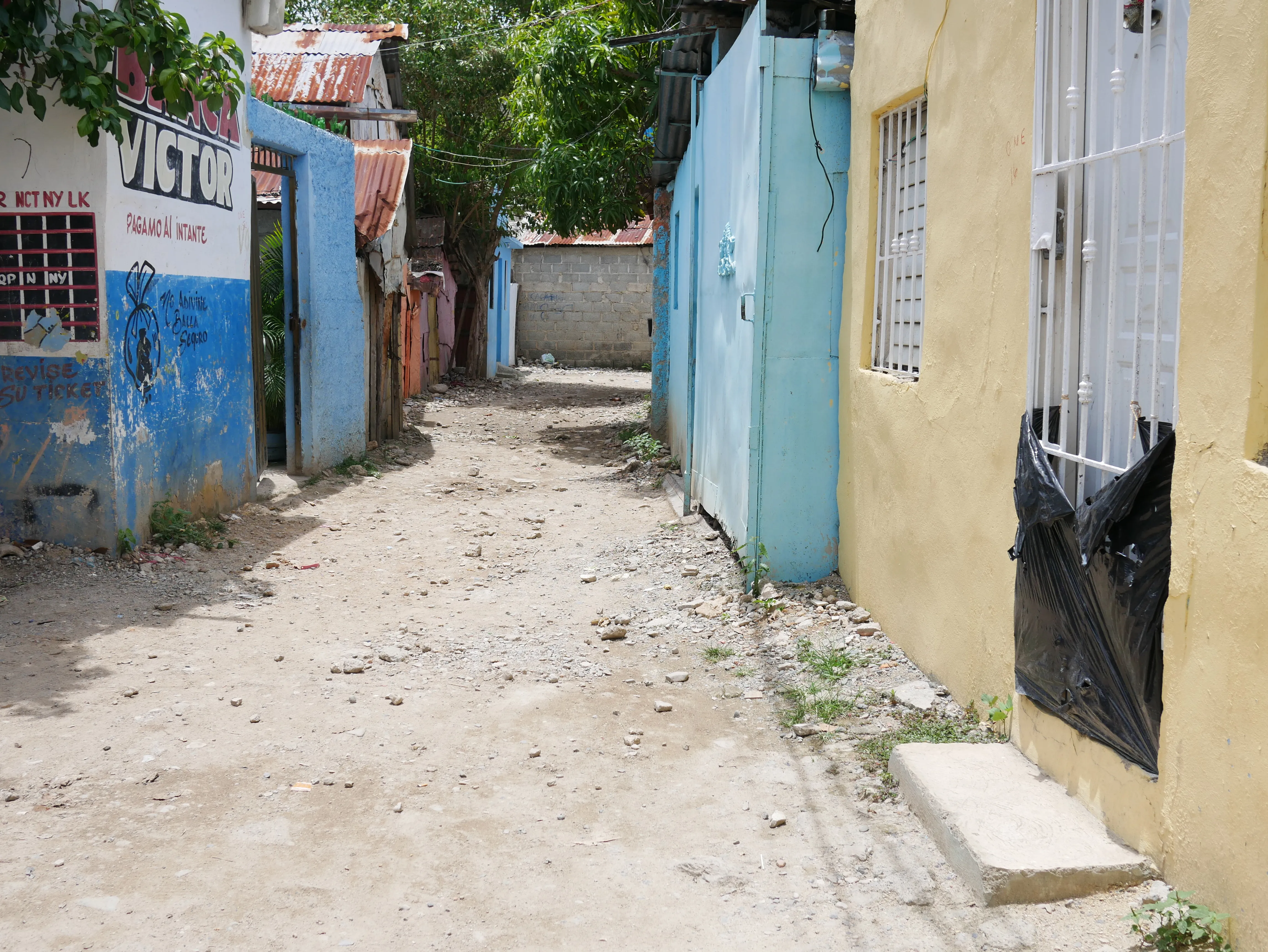 Callejón 10, sector paupérrimo de Santo Domingo que dice adiós a las letrinas