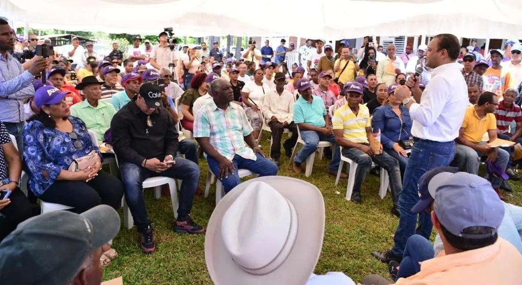 Abel Martínez dice en Monte Plata que dará prioridad al hombre de trabajo