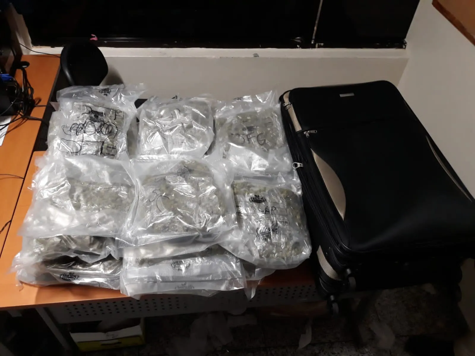 Incineran 865 kilogramos de drogas incautada en La Altagracia