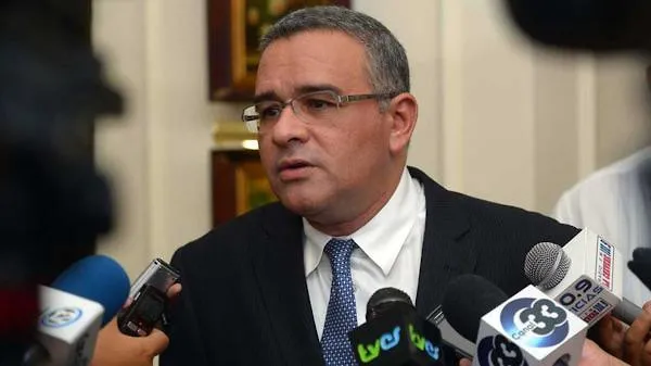 Fiscalía pide 8 años de cárcel contra expresidente salvadoreño Funes por evasión