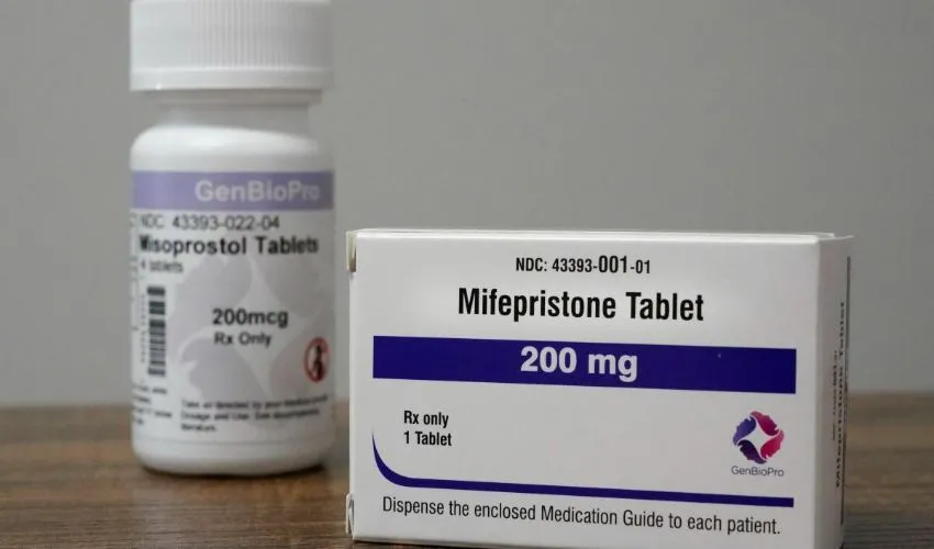 240 congresistas apelan decisión contra píldora abortiva en EEUU