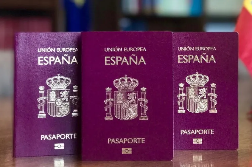 Lo que dice la Ley de Memoria Democrática sobre la adquisición de nacionalidad española