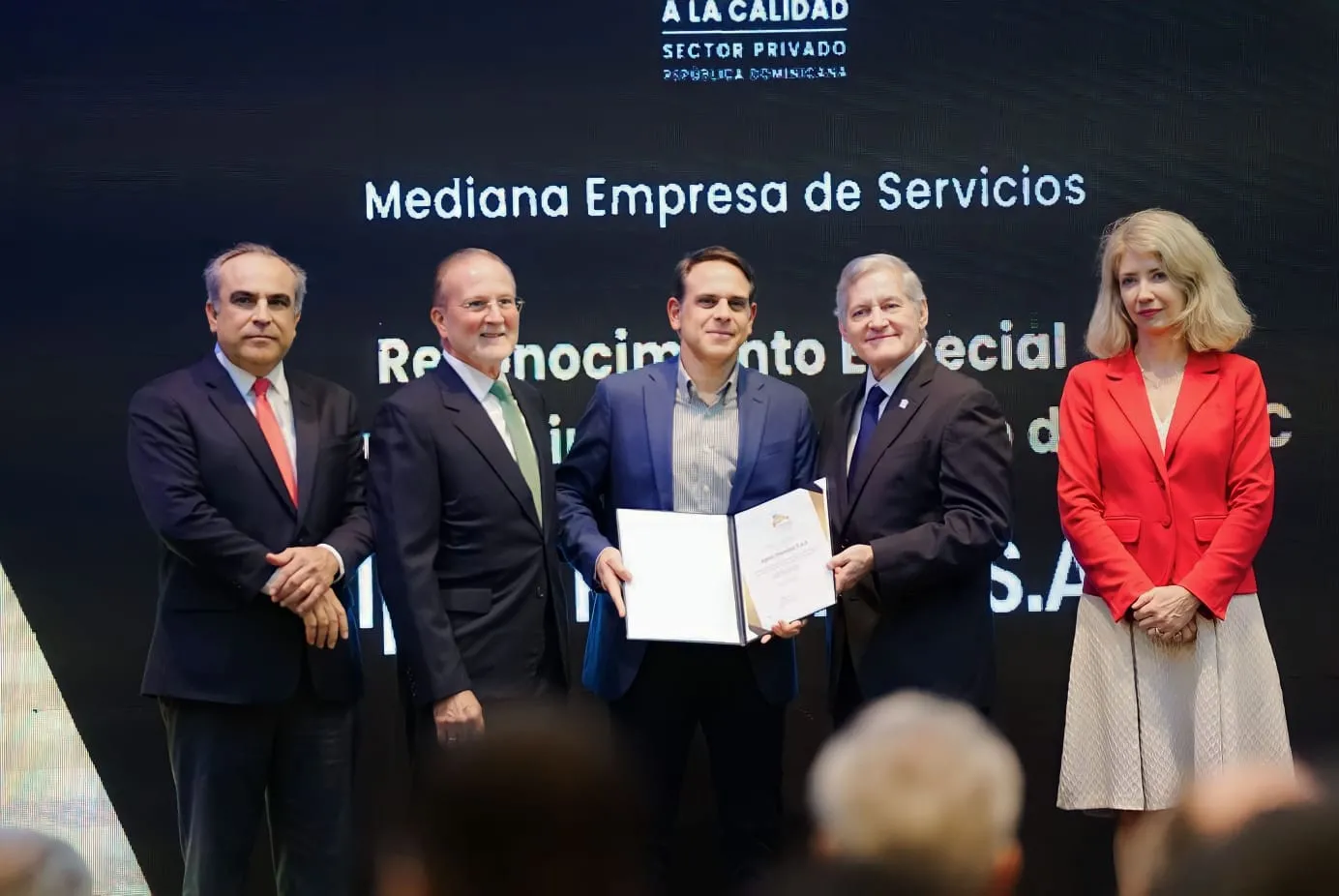 Reconocen a Alpha Finanzas por propiciar la inclusión financiera de los dominicanos