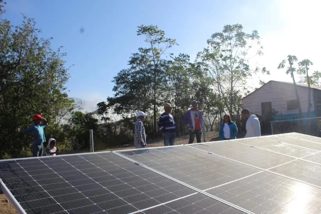 IDDI Lleva energía eléctrica a comunidades aisladas de Elías Piña y Santiago Rodríguez