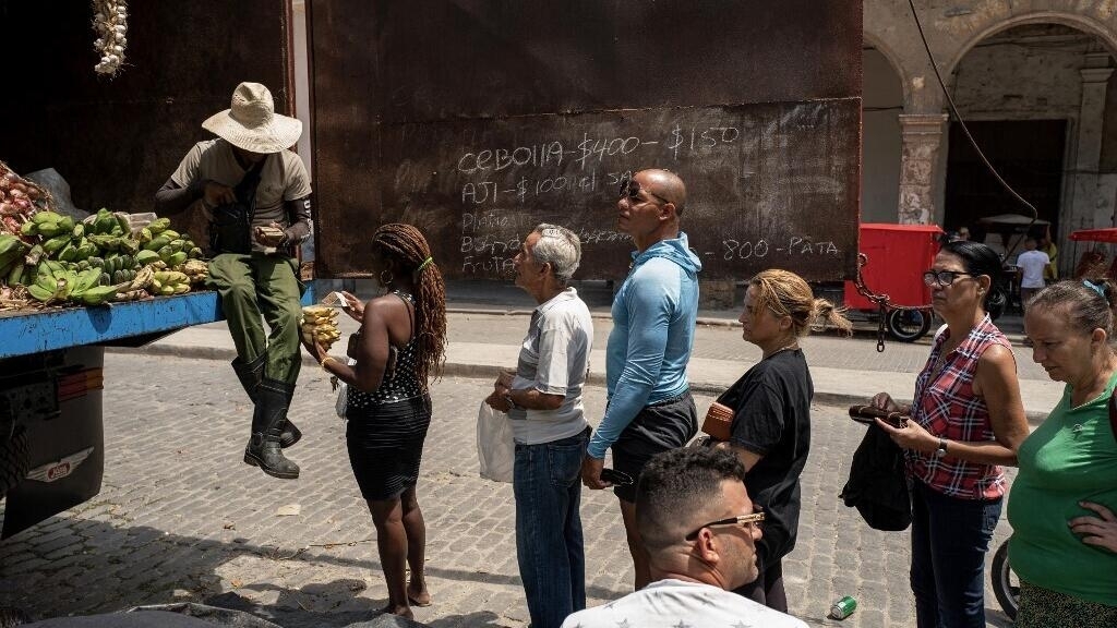 Cuba sumida en la crisis: dieta de pan con azúcar y frijoles con gorgojos