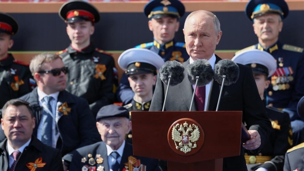 Una guerra real se ha desatado contra Rusia: Putin arremete en el Día de la Victoria
