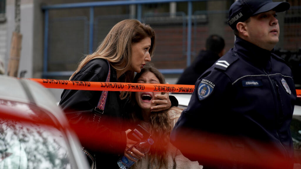 Un niño de 14 años mata a tiros a nueve personas en una escuela serbia