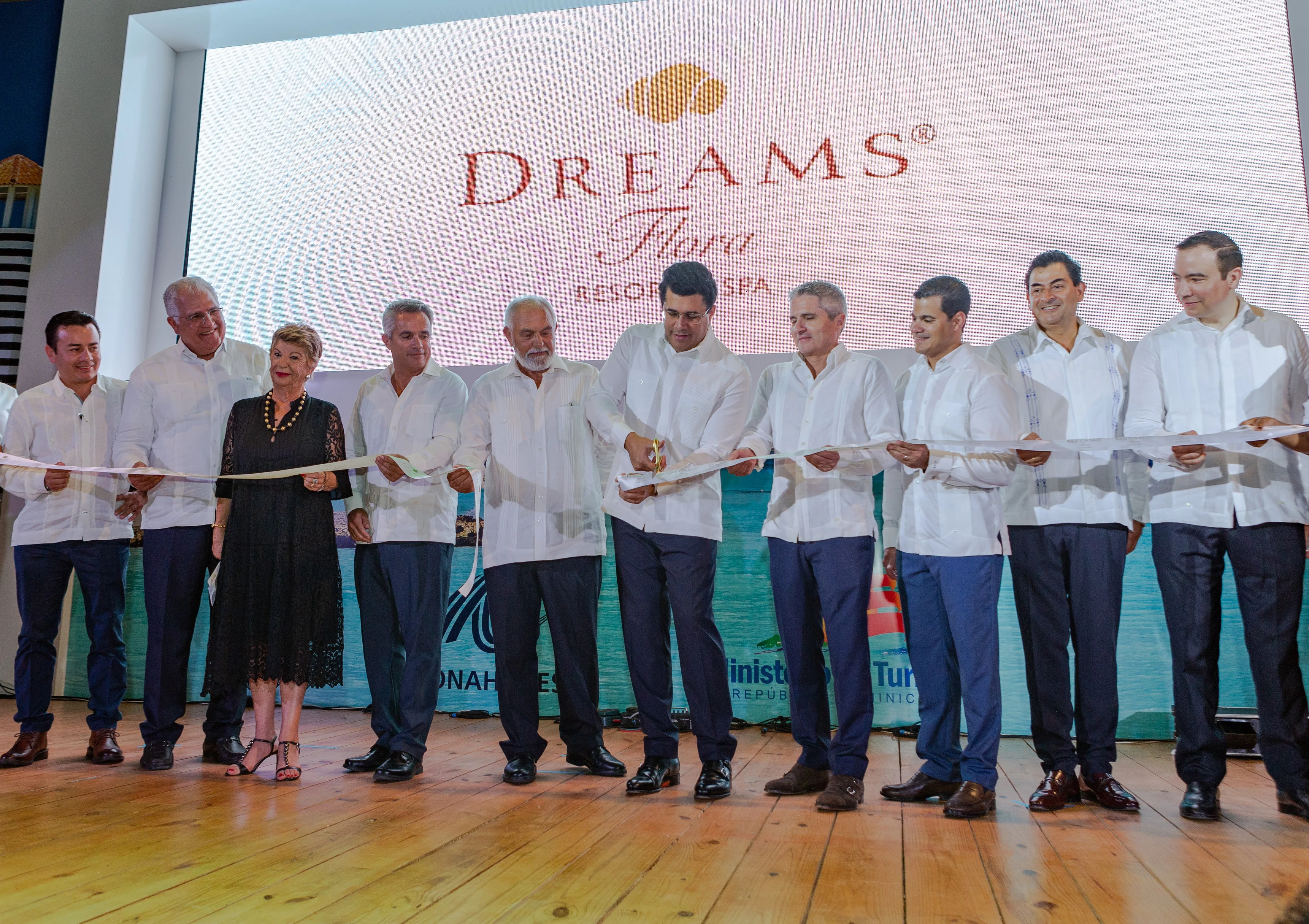 BHD participa en inauguración del Dreams Flora Resort & Spa que financió por US$ 56.8 millones