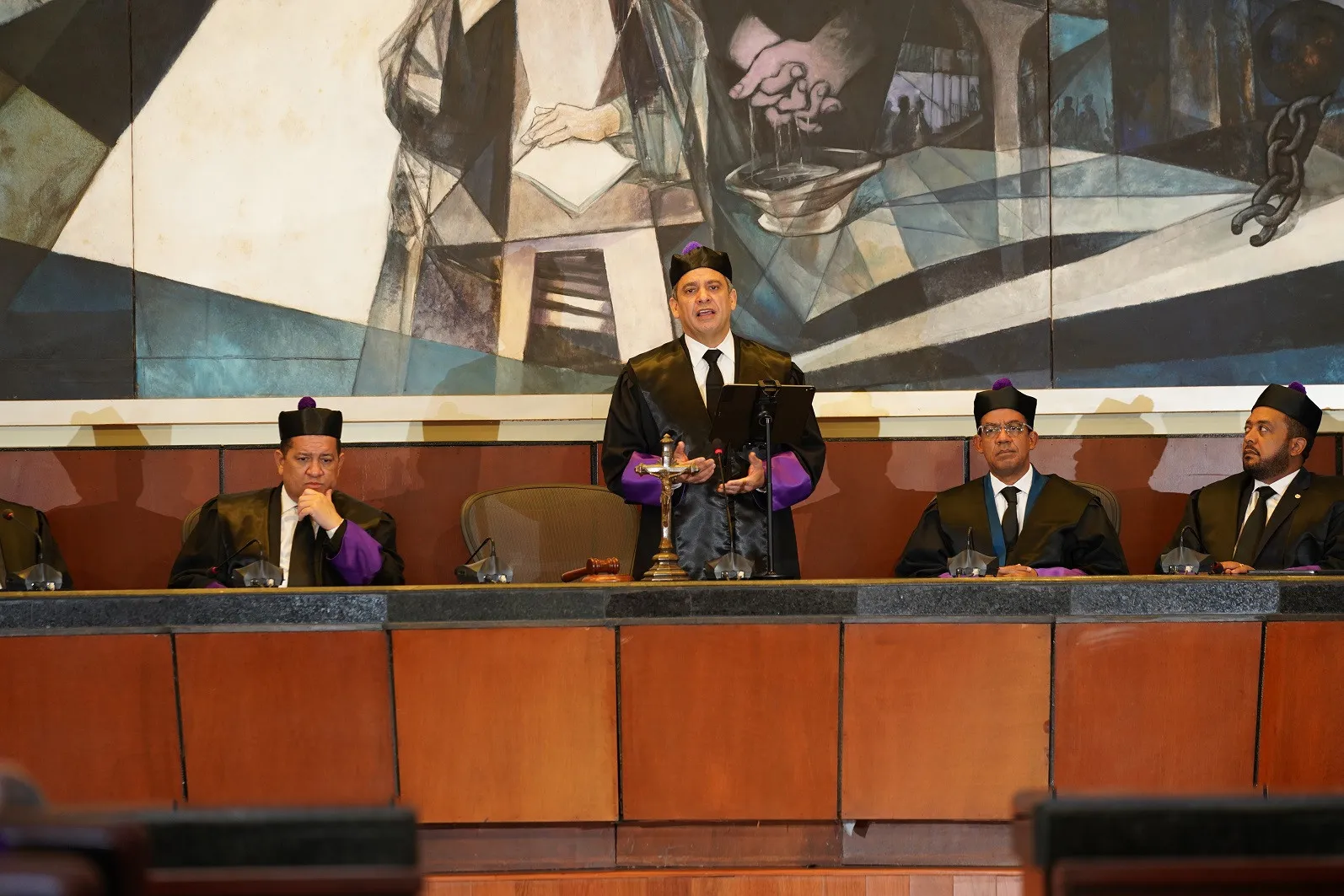 Presidente de la SCJ exhorta a jueces a velar por el sistema de justicia sin ceder a presiones