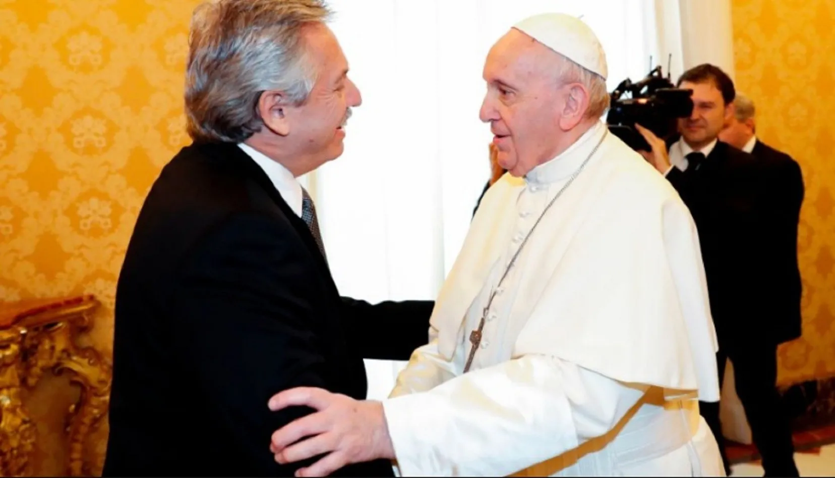 El papa dice quiere ir a Argentina tras denunciar que el kirchnerismo ordenó encarcelarlo
