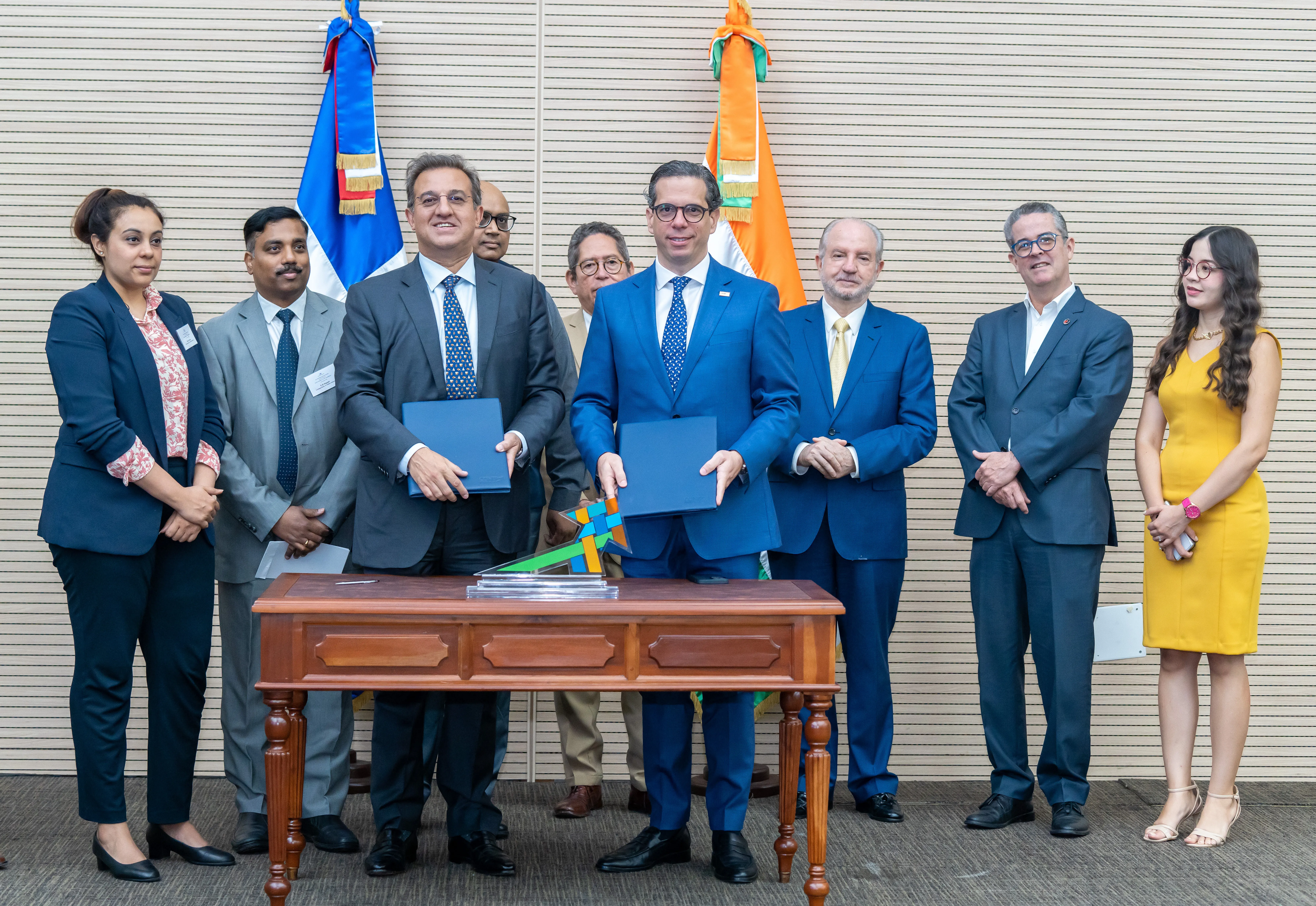 El Conep firma acuerdo de cooperación con industriales de la India