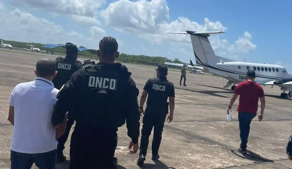 Extraditan a dos dominicanos a Estados Unidos acusados de narcotráfico
