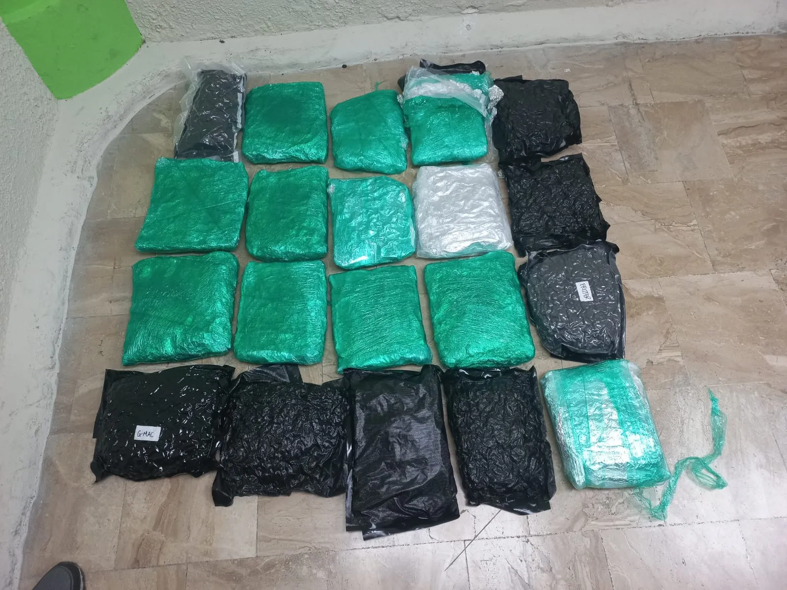 Antinarcóticos confisca 20 paquetes de marihuana en La Altagracia