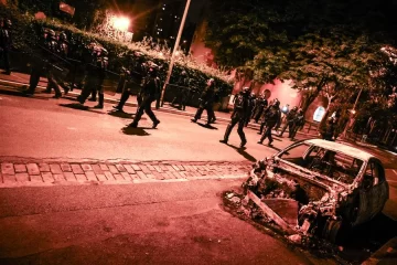 Otros 270 detenidos la noche del viernes en Francia