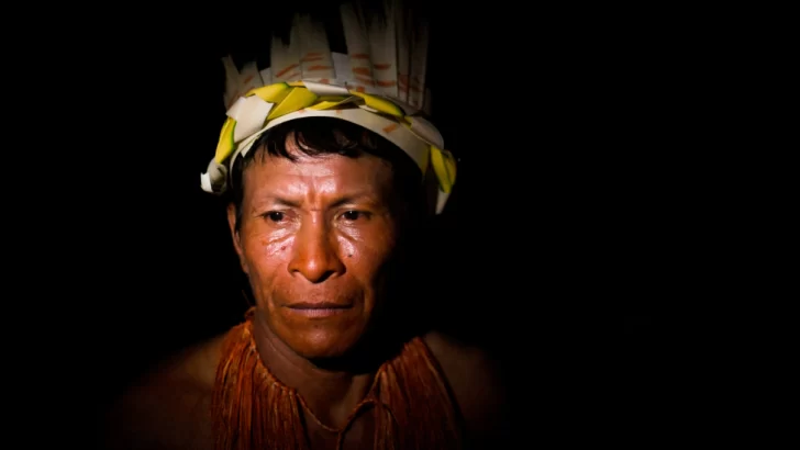 Los constrastes de Colombia que la historia de los niños indígenas saca a la luz