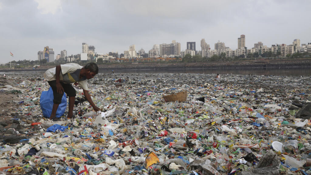 Contaminación por plástico: el proyecto de tratado choca con la resistencia de los lobbies