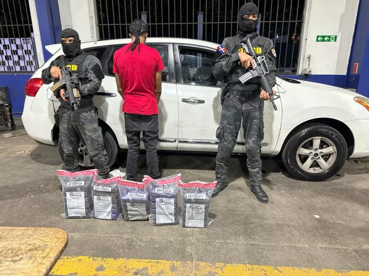Decomisan 30 paquetes de cocaína en el Puerto Don Diego