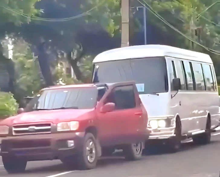 Fianza de RD$ 800 mil a chofer de guagua atropelló a oficial retirado tras roce de vehículos
