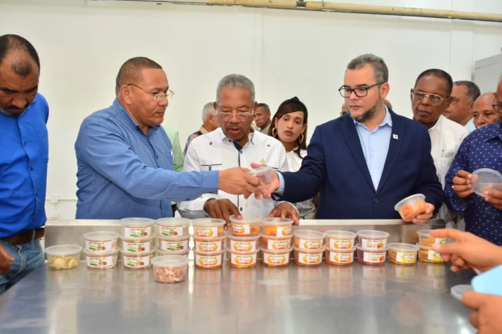 Inauguran laboratorio de deshidratación de frutas