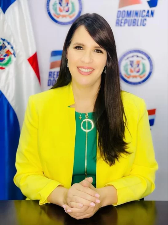 La embajadora Angie Martínez