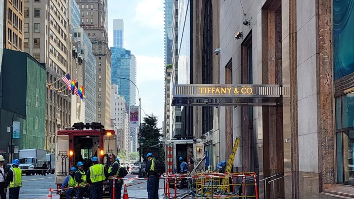 Incendio sin víctimas en la tienda de lujo Tiffany´s de la Quinta Avenida de Nueva York