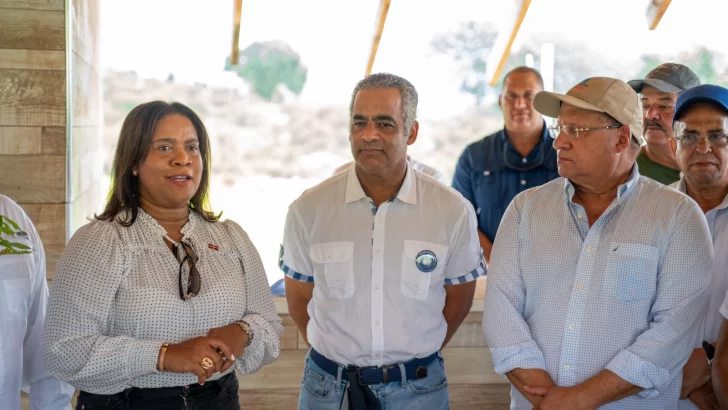 Ministro Joel Santos encabeza jornada de reforestación en Piedra Blanca