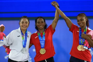 Pesistas dominicanas viajan al Panamericano con la vista en París 2024