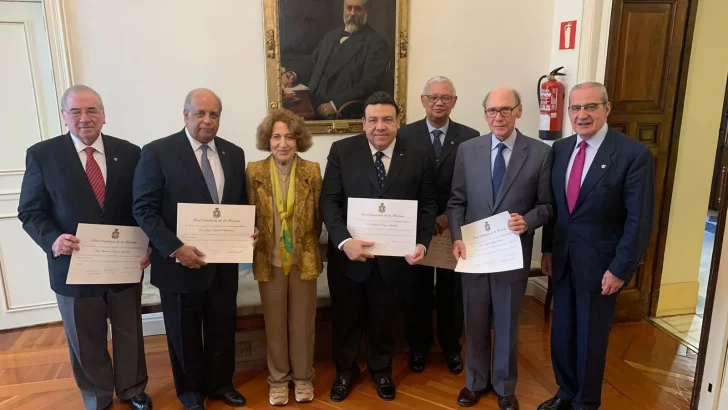 Cinco dominicanos ingresan a la Real Academia de la Historia de España