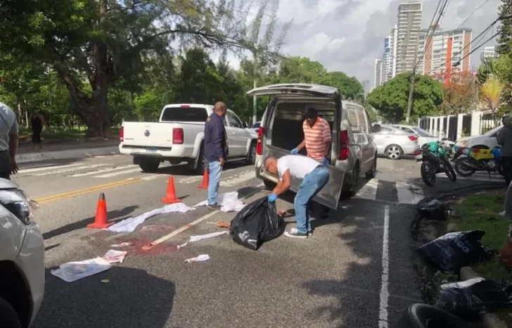 Muere señor en la Anacaona atropellado por vehículo