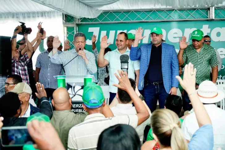 Leonel Fernández dice que frente al cambio pa tra, él volverá al poder con Fuerza del Pueblo
