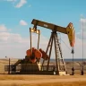 Precio del petróleo de Texas sube un 3,6 %; caen reservas comerciales