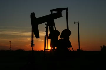 El petróleo de Texas baja un 0.86 %, hasta US$ 84.92 el barril