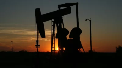 El petróleo de Texas cae un 2,4 % después del anuncio de Trump para impulsar la producción