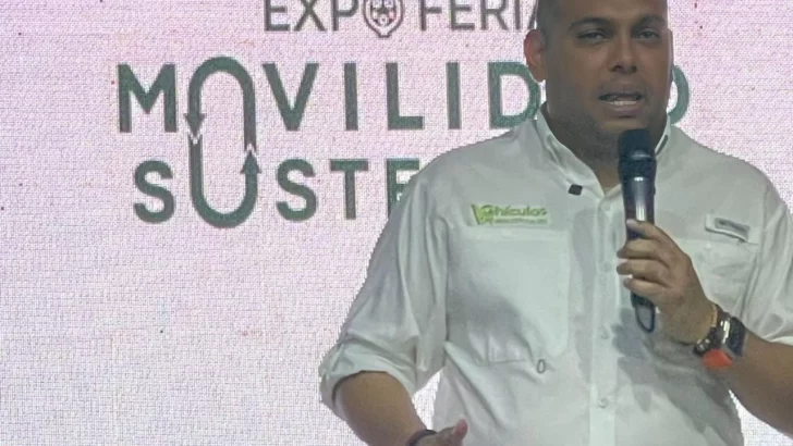 En 10 años un vehículo emitiría un promedio de aproximadamente 46 toneladas de CO2 En 10 años un vehículo emitiría un promedio de aproximadamente 46 toneladas de CO2
