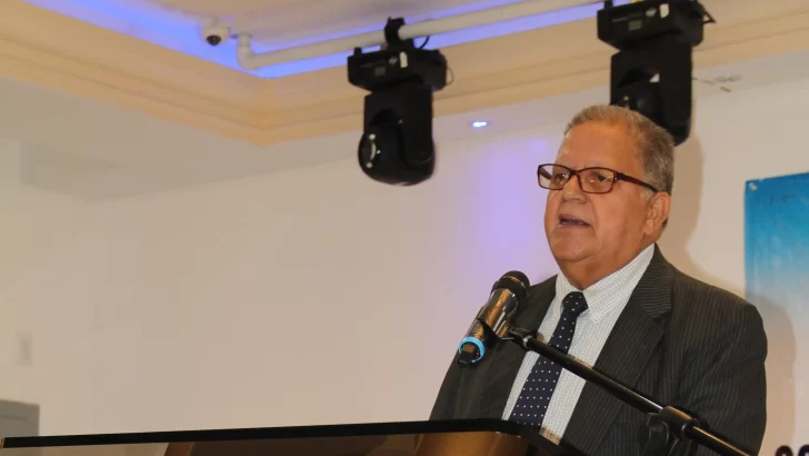 Candidato a la presidencia del CDP criticó el "intrusismo" del periodismo