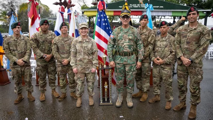 Comandante del Comando Sur de los EE. UU. llega a RD para cierre de competencia militar