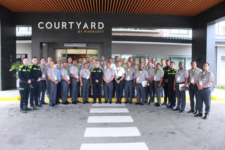 Oficiales superiores de la PN culminan el  taller “Liderazgo en transformación policial”